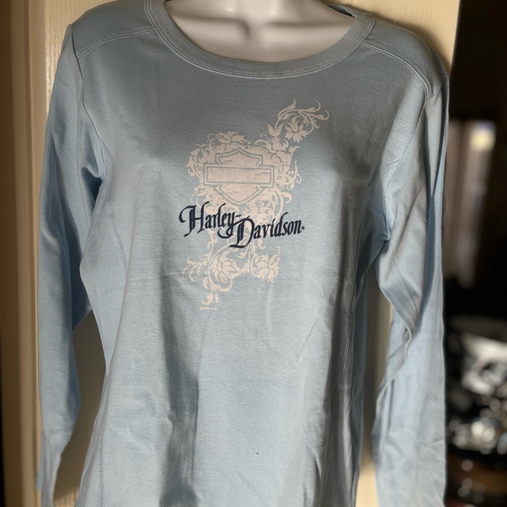 NWT women’s tee Md blue Long sleeve